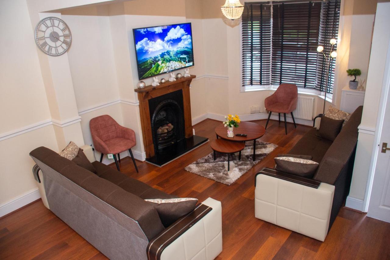Royale Green View House- Free Parking, Wifi, Perfect For Contractors And Holiday Northampton Exterior photo