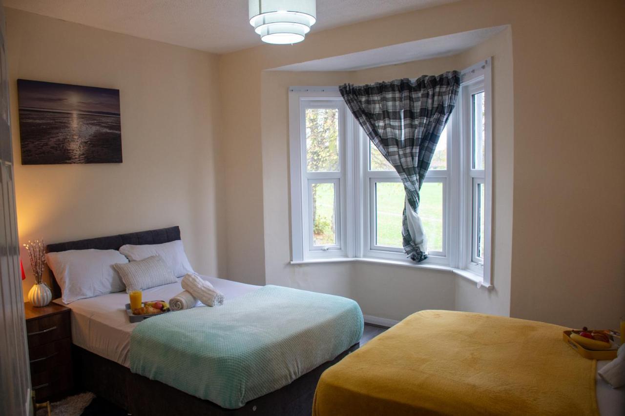 Royale Green View House- Free Parking, Wifi, Perfect For Contractors And Holiday Northampton Exterior photo